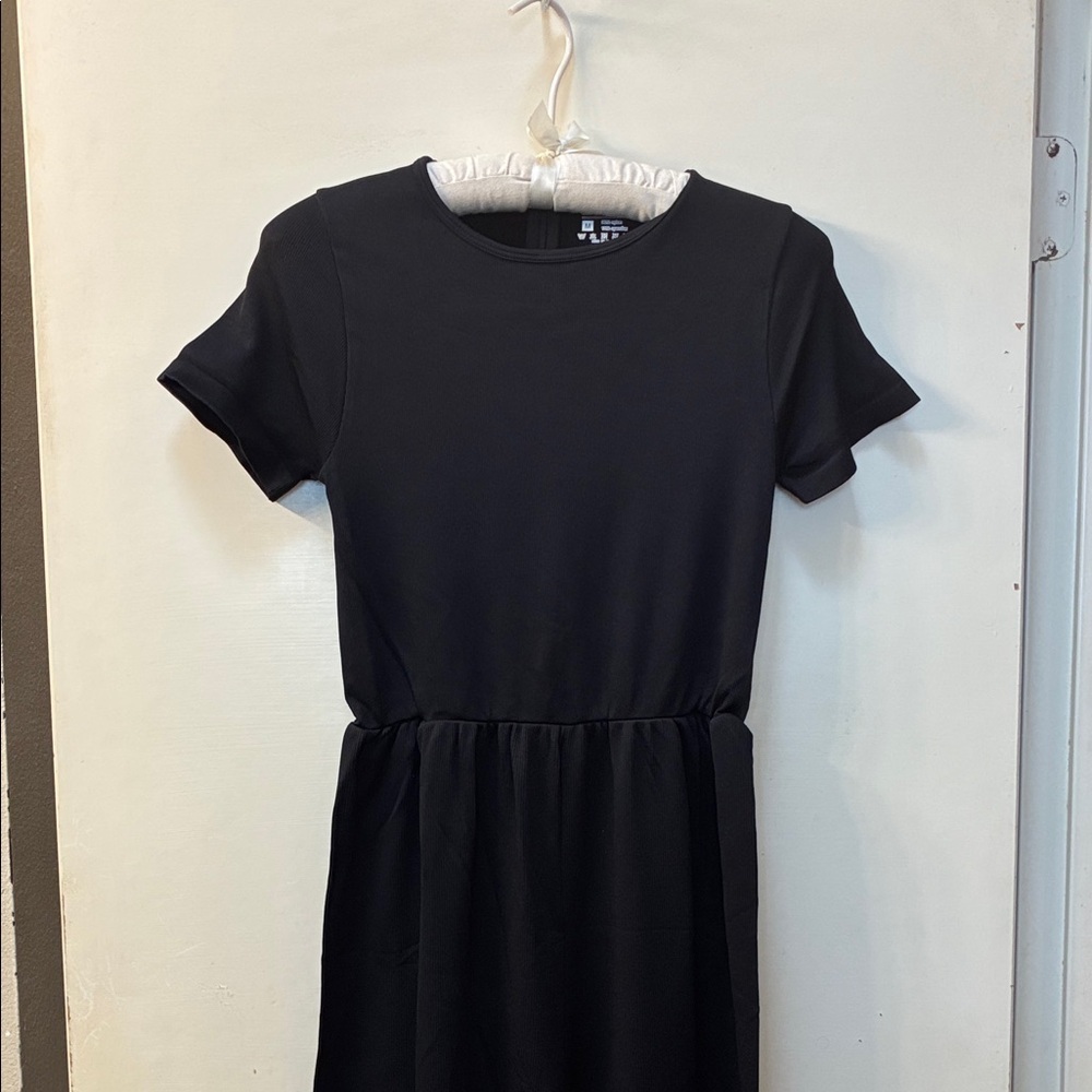 New OQQ ribbed Black Short Sleeved Wide Leg Jumpsuit. medium